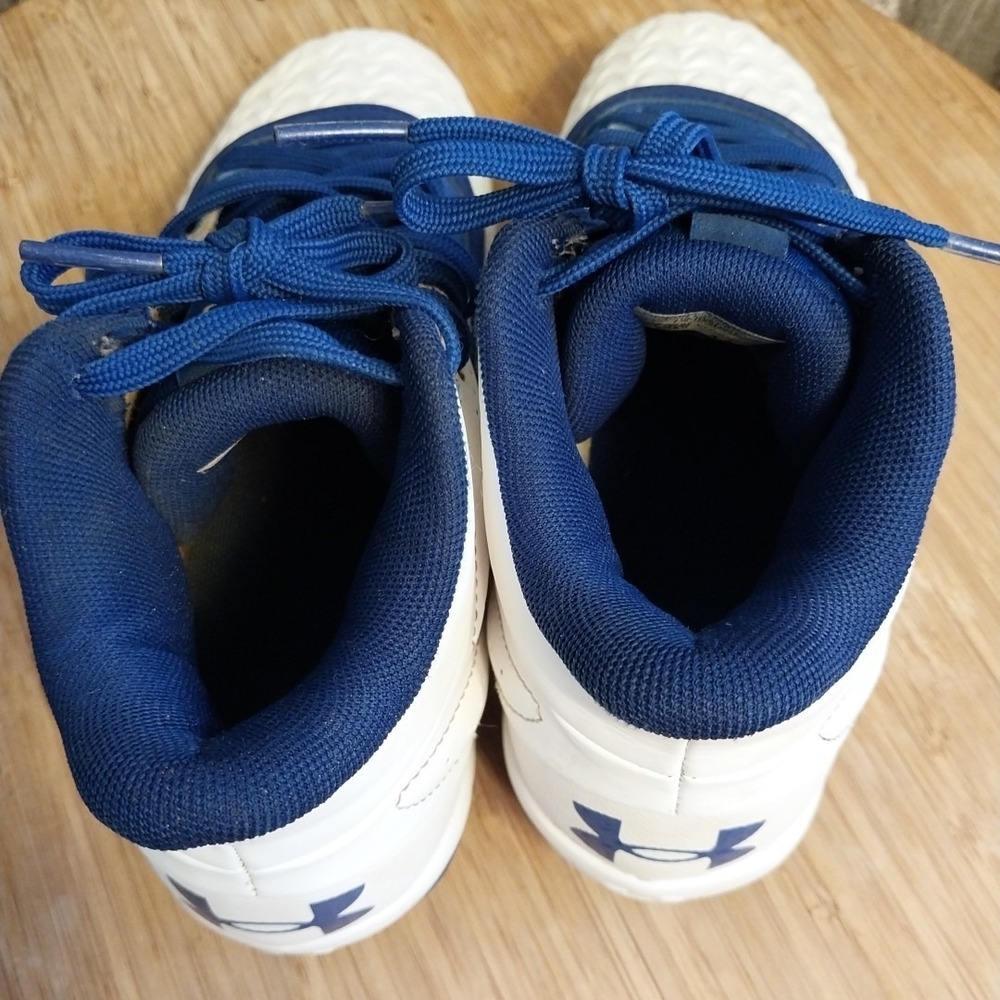 Under Armour Leadoff Mid Cleats 3.5 youth Blue/ White Good Condition - Picture 10 of 14